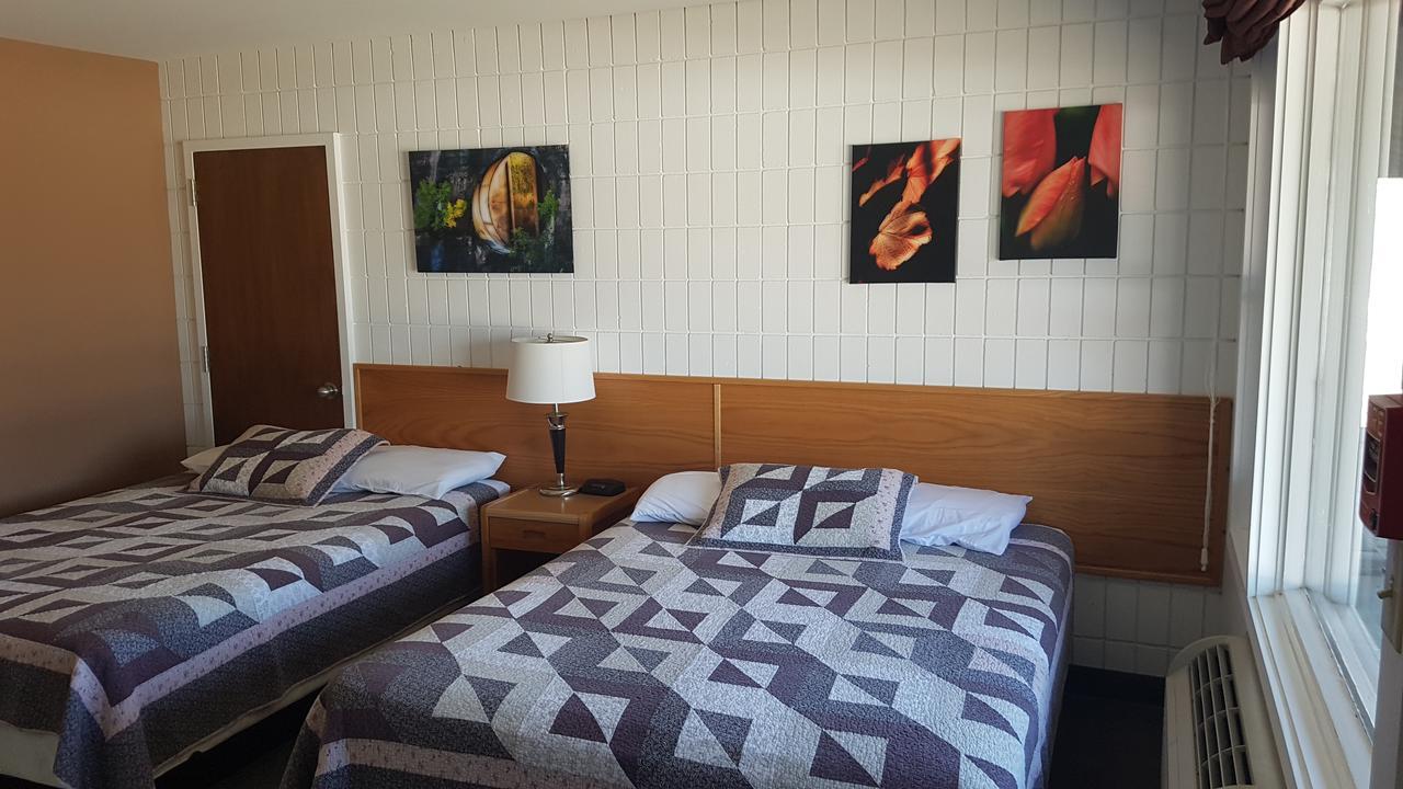 Pinawa Motel 외부 사진