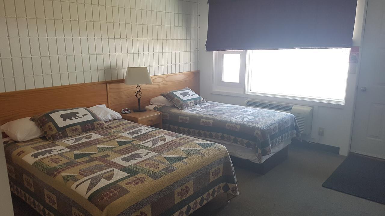 Pinawa Motel 외부 사진