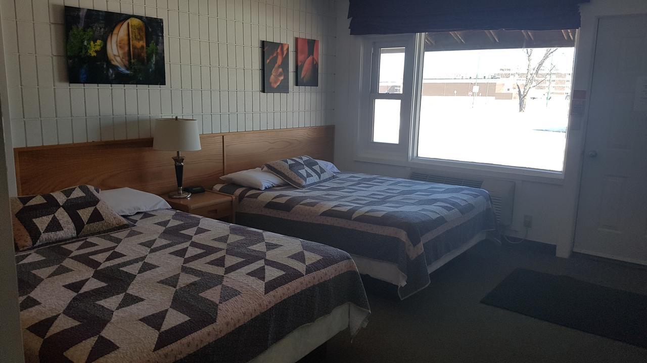 Pinawa Motel 외부 사진