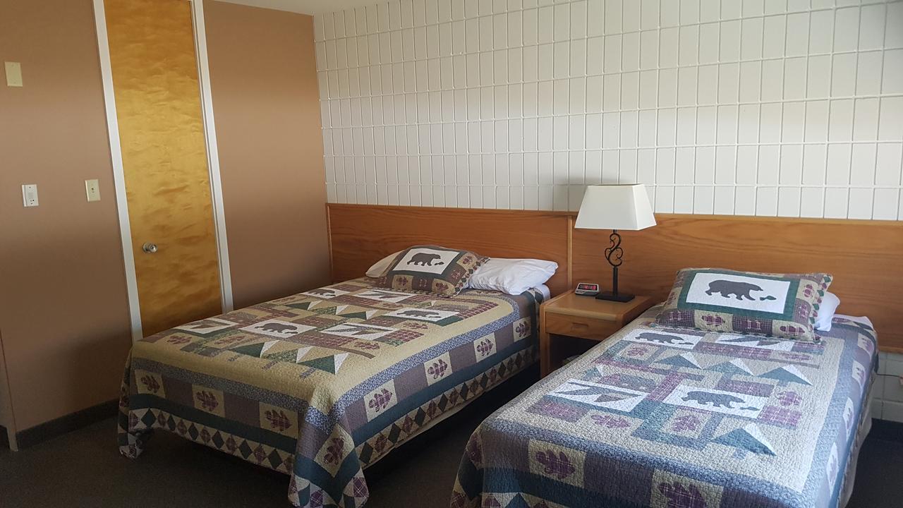 Pinawa Motel 외부 사진