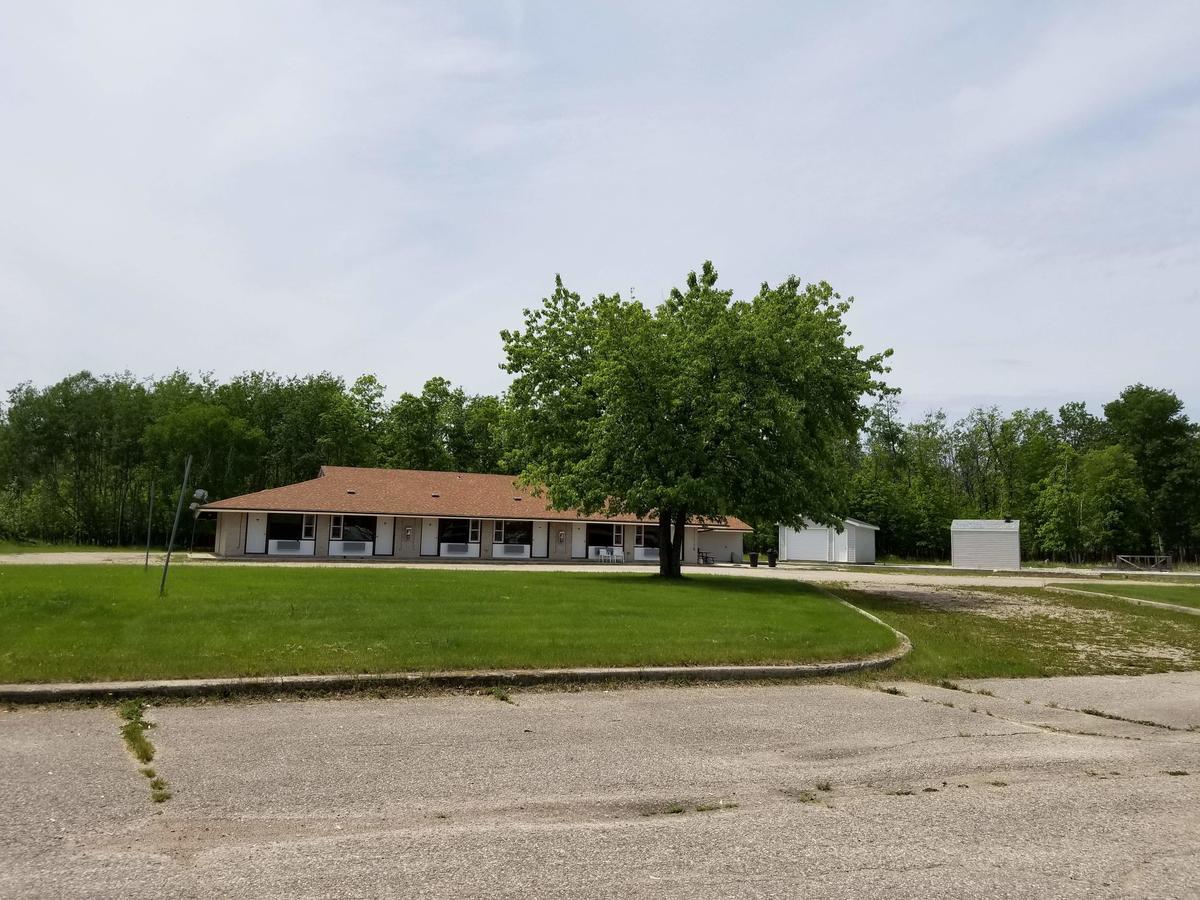 Pinawa Motel 외부 사진